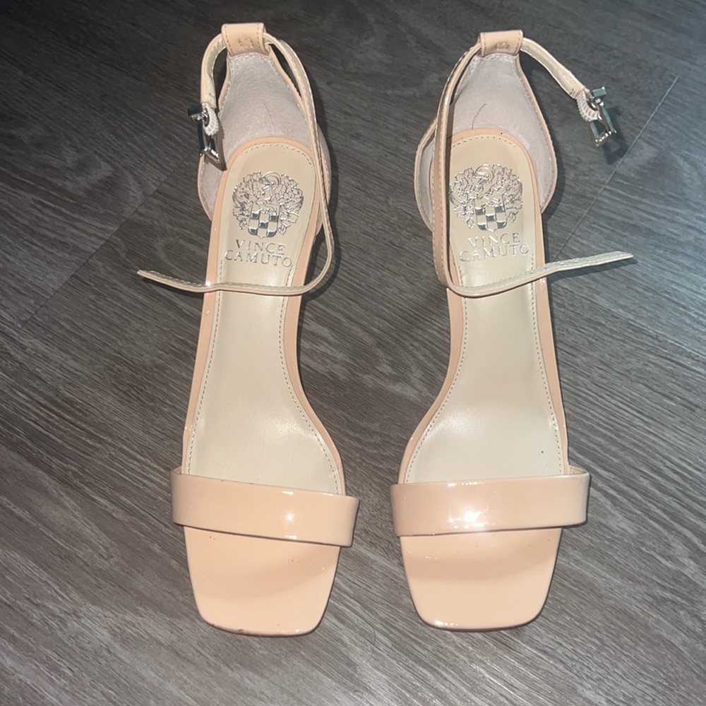 Cute heels like new